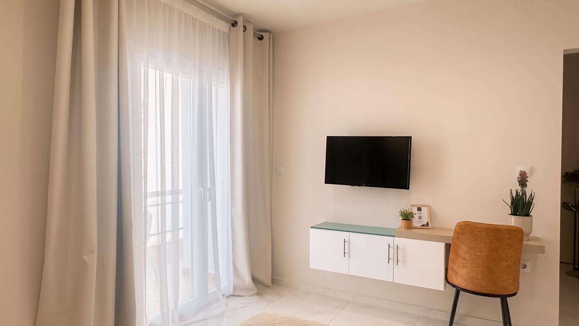 La Perla Apartments Kalamata Dış mekan fotoğraf